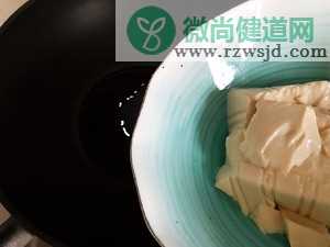 裙带菜豆腐鸡蛋羹