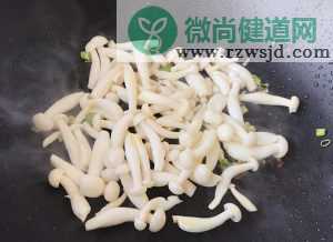 白玉菇炒鸡蛋