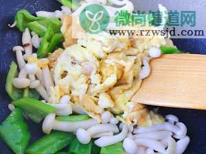 白玉菇炒鸡蛋