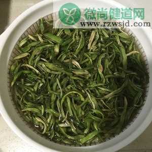 干豆角丝炖五花肉土豆的热菜