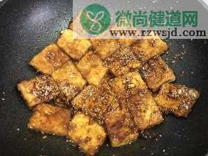 完胜路边摊：香煎孜然豆腐