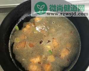 红烧肉炖干豆角