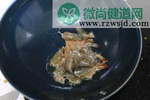 滑蛋虾仁蛋炒饭