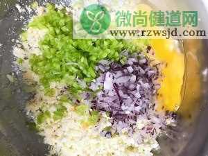 菜花买多了怎么办—煎菜饼