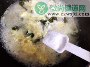 裙带菜豆腐鸡蛋羹