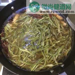 干豆角丝炖五花肉土豆