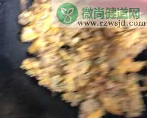 不会粘锅的牛肉蛋炒饭