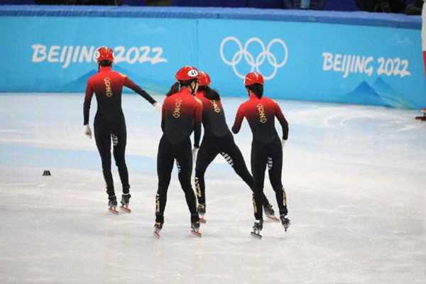 短道3000米接力赛中国女队摘铜 短道速滑与速度滑冰是一个项目吗