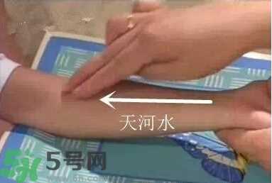 积食发烧怎么推拿？积食发烧推拿手法图解