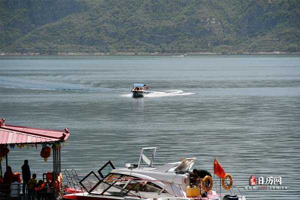 船快艇游艇海水旅游水上运动