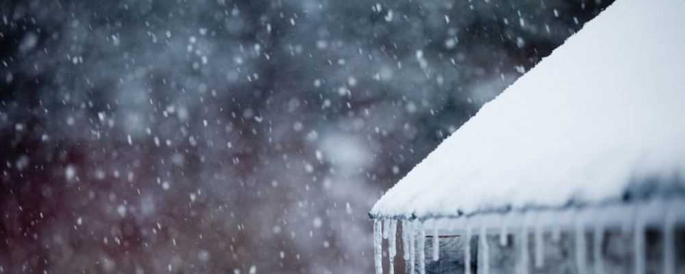 女人梦见地上都是雪预示着什么 梦见雪是什么意思 周公解梦