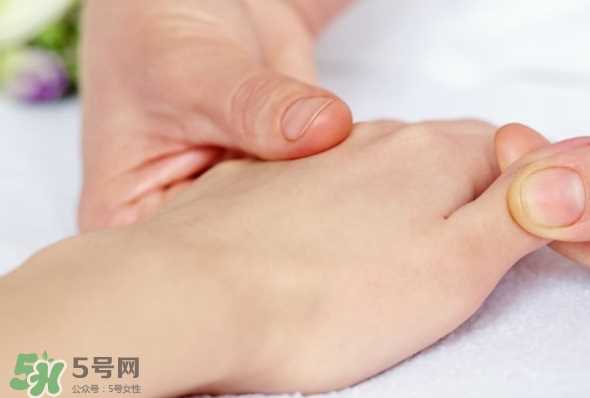 手冻裂开了怎么办?手冻裂开了涂什么药?