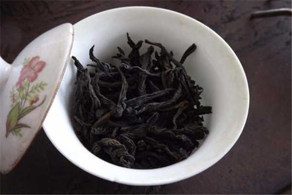 大红袍喝新茶还是陈茶 大红袍怎么分辨好坏