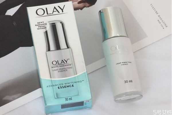 olay淡斑小白瓶和光感小白瓶哪个好 olay淡斑小白瓶价钱