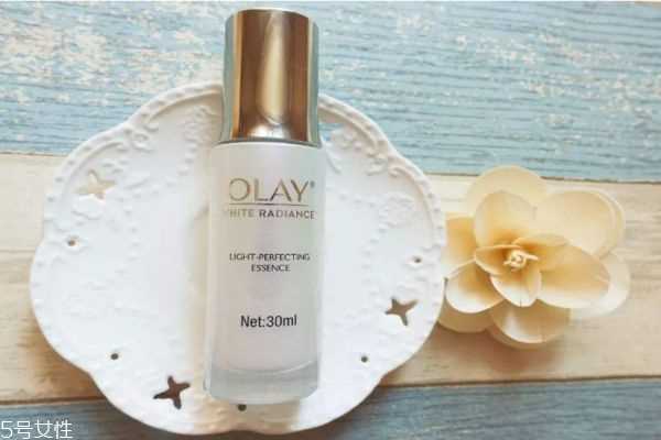 olay小白瓶可以白天用吗 小白瓶用了能开灯吗