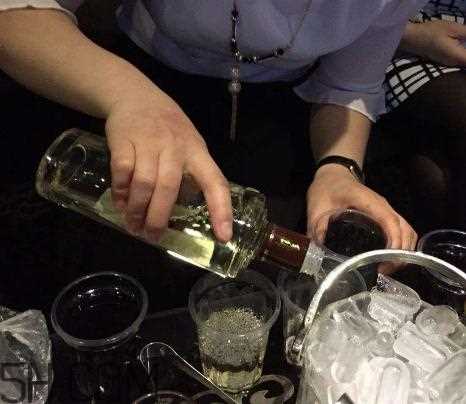 关节炎患者能喝酒吗？喝酒对关