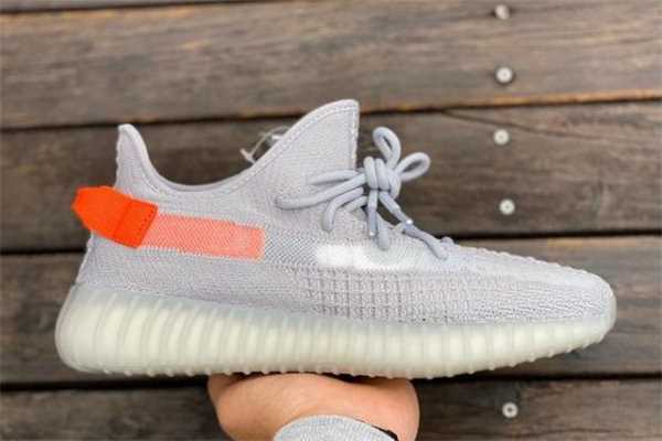 yeezy350尾灯真假对比 椰子350尾灯欧洲限定真假辨别