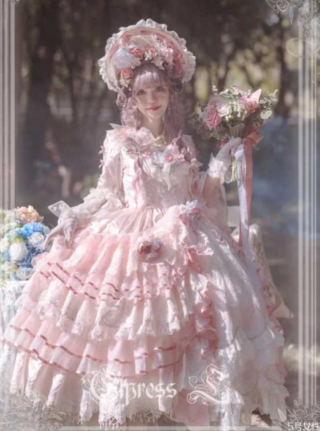 花嫁lolita可以当婚纱吗 花嫁和婚纱有区别吗