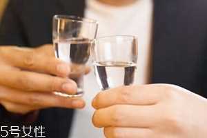 喝多少酒算安全？有基因缺陷的中国人最好不要喝